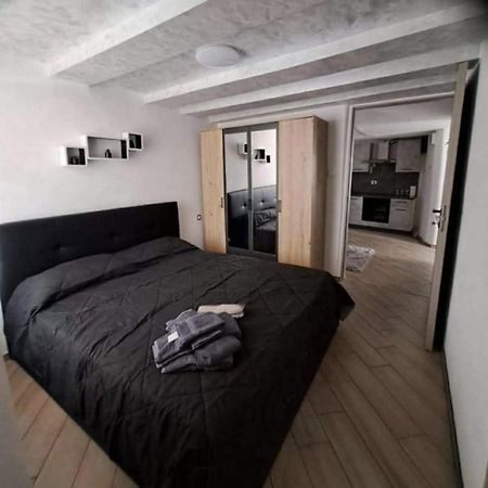 Casa Jasmina Lägenhet Mezzano Exteriör bild