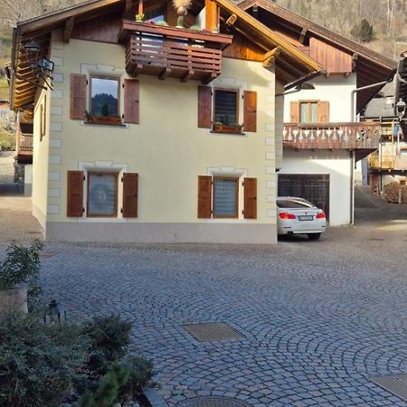 Casa Jasmina Lägenhet Mezzano Exteriör bild