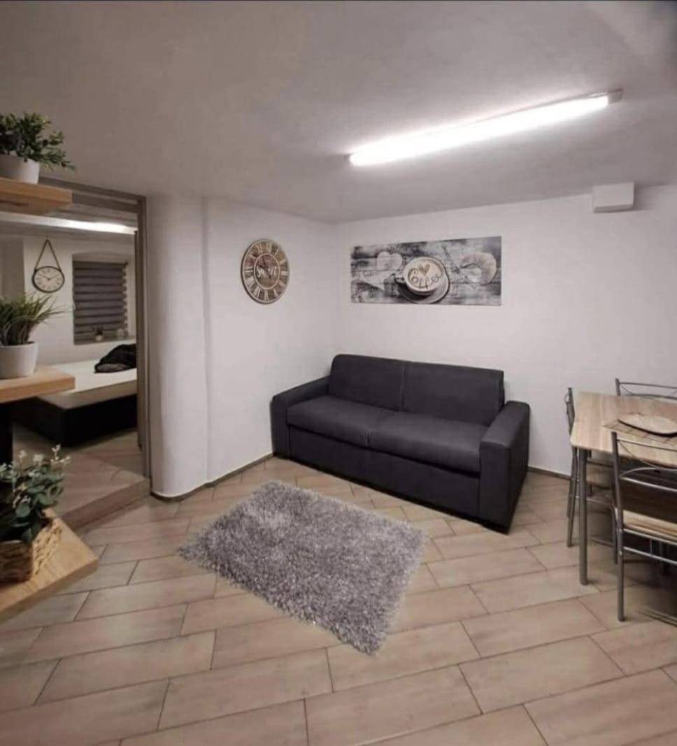 Casa Jasmina Lägenhet Mezzano Exteriör bild