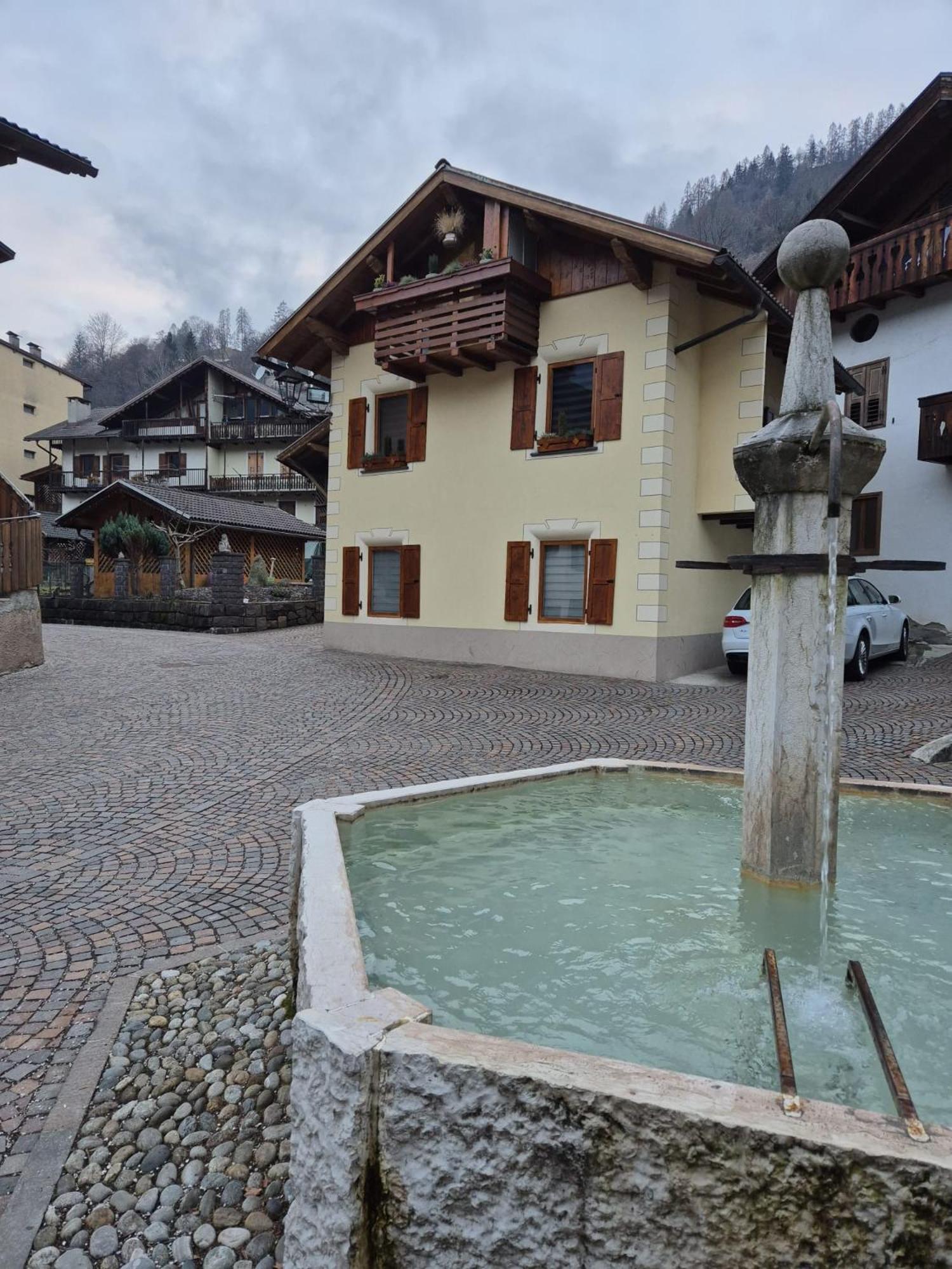 Casa Jasmina Lägenhet Mezzano Exteriör bild